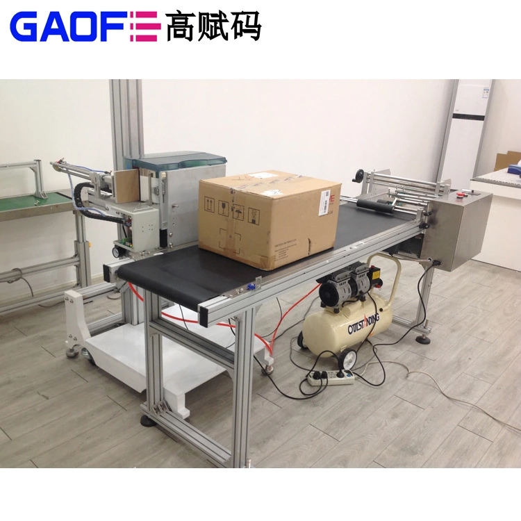 軟管自動貼標(biāo)機(jī)使用時需要注意的事項